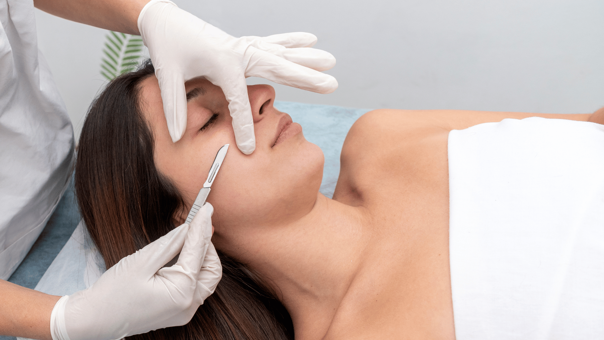 Dermaplaning: il segreto delle star per una pelle da red carpet